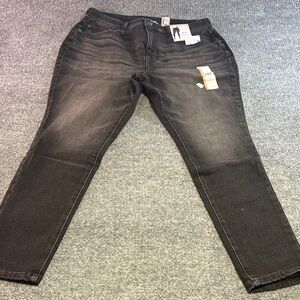 Time and Tru Men's Dark Gray Relaxed Jeans